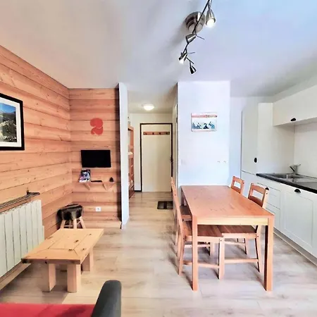 Arc En Ciel C - De Charme Pour 4 Personnes Idealement Situe Au Pied Des Pistes Mae-5561 *